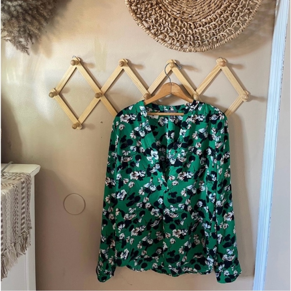 The limited floral and bird blouse